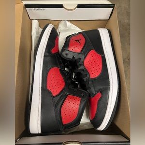 Mens Jordan Access Black/Gym Red-White Size 12